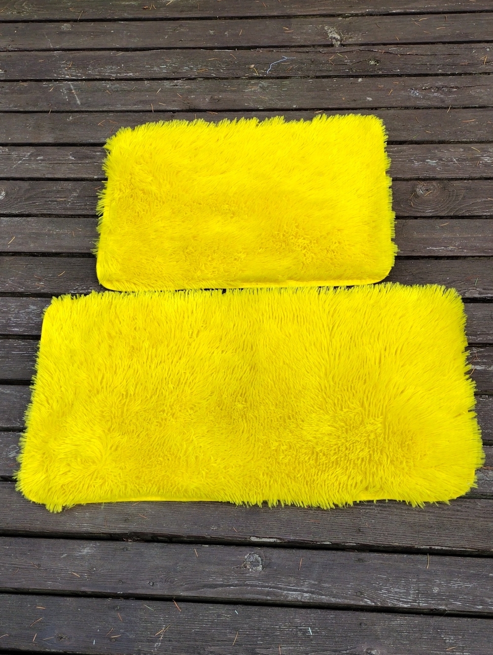 Set Of 2,Bright Yellow , Lightweight, Bathroom Rugs.